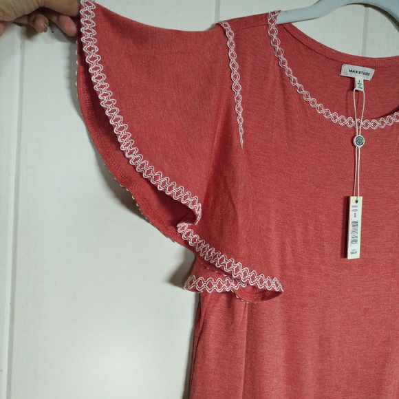 Max Studio Flutter🦋 Sleeve Top NWT - Picture 2 of 8